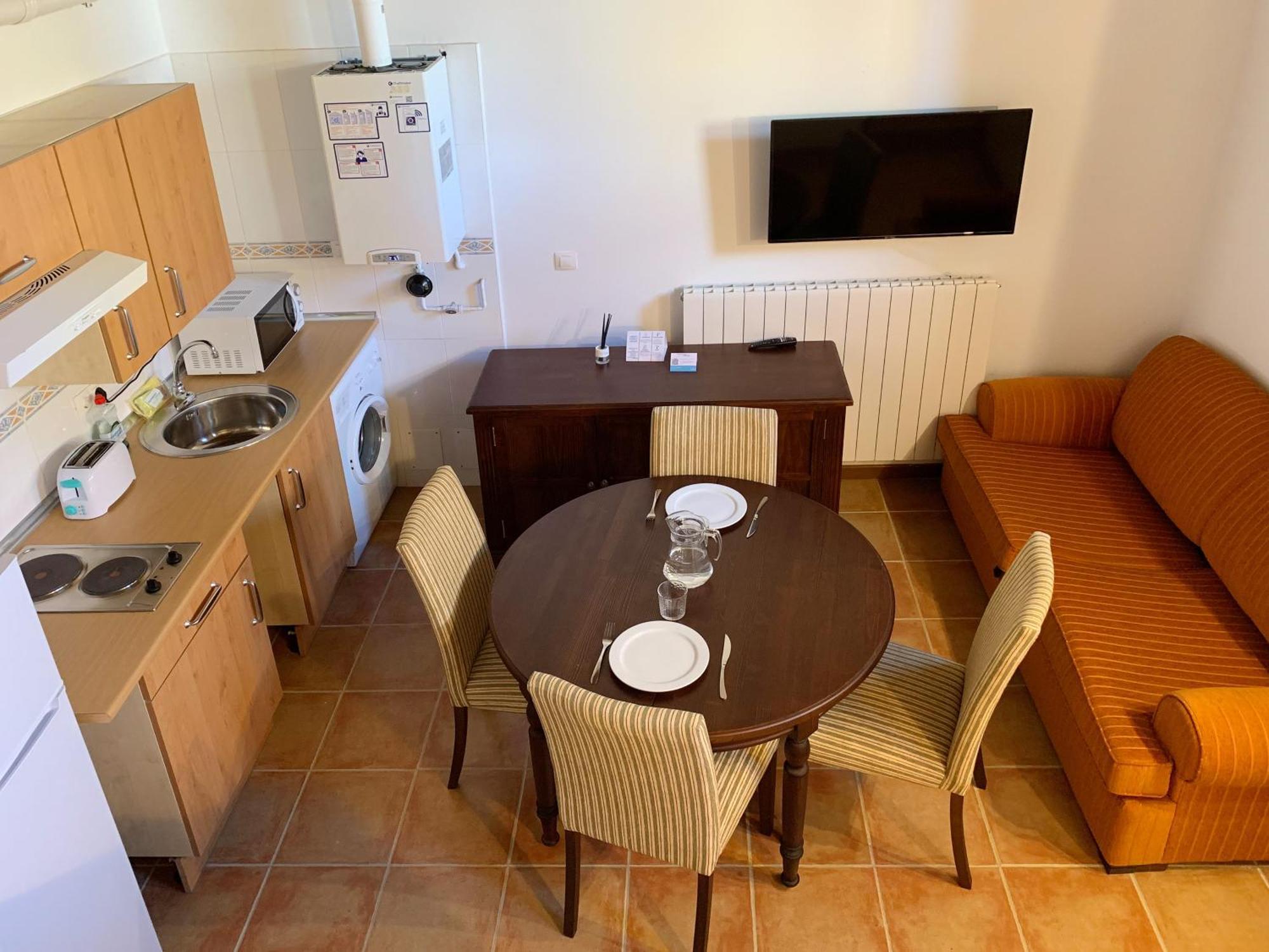 Apartamentos Jaca Badaguas 3000 エクステリア 写真