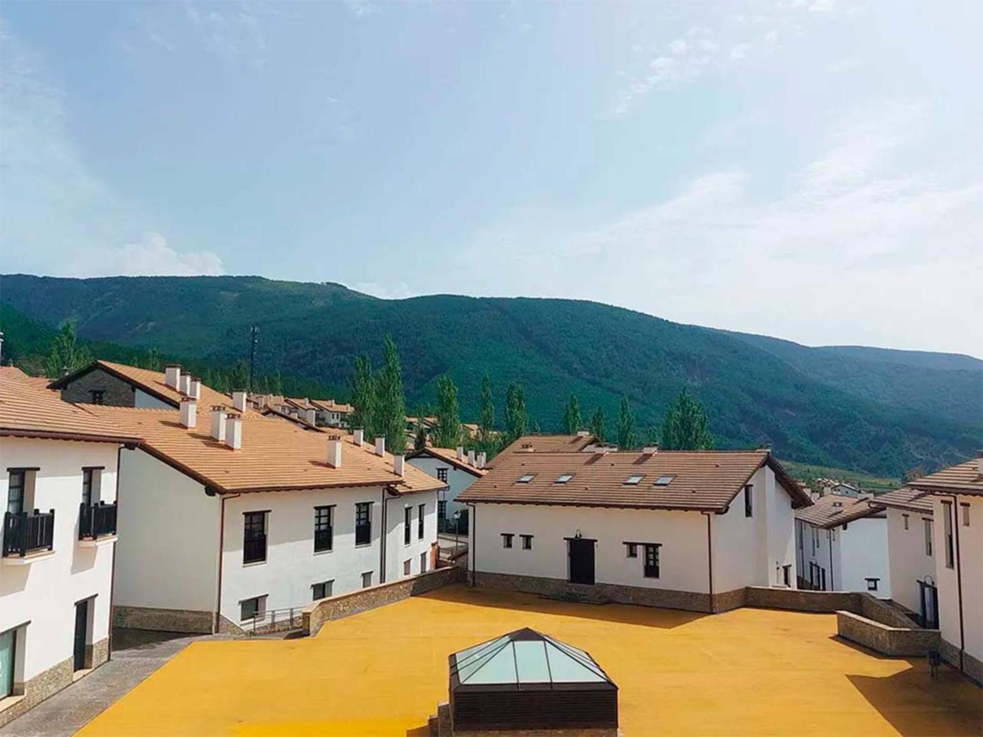 Apartamentos Jaca Badaguas 3000 エクステリア 写真