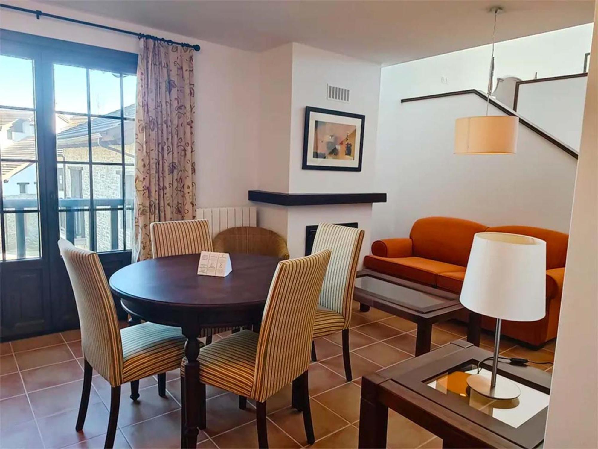 Apartamentos Jaca Badaguas 3000 エクステリア 写真