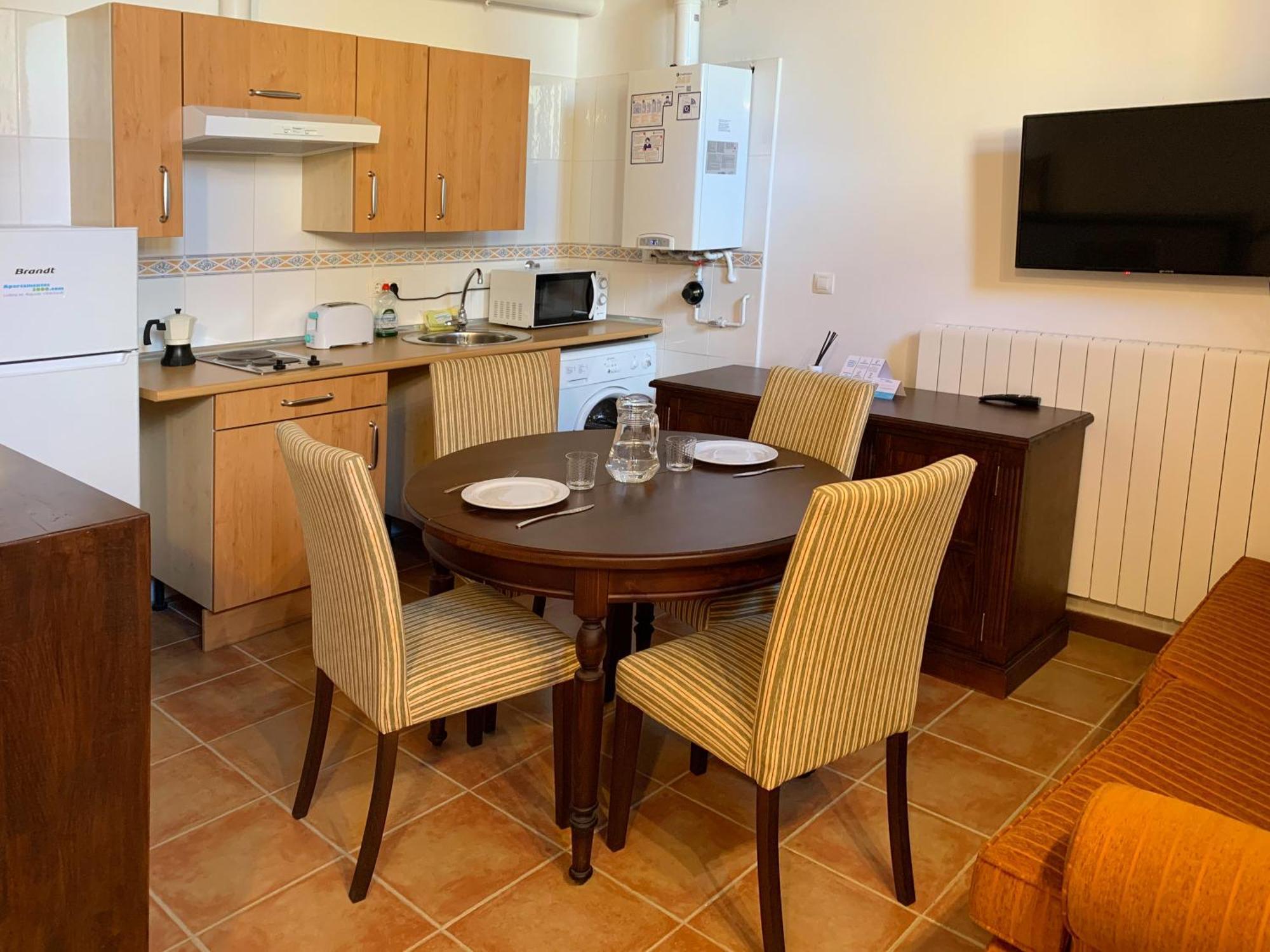Apartamentos Jaca Badaguas 3000 エクステリア 写真