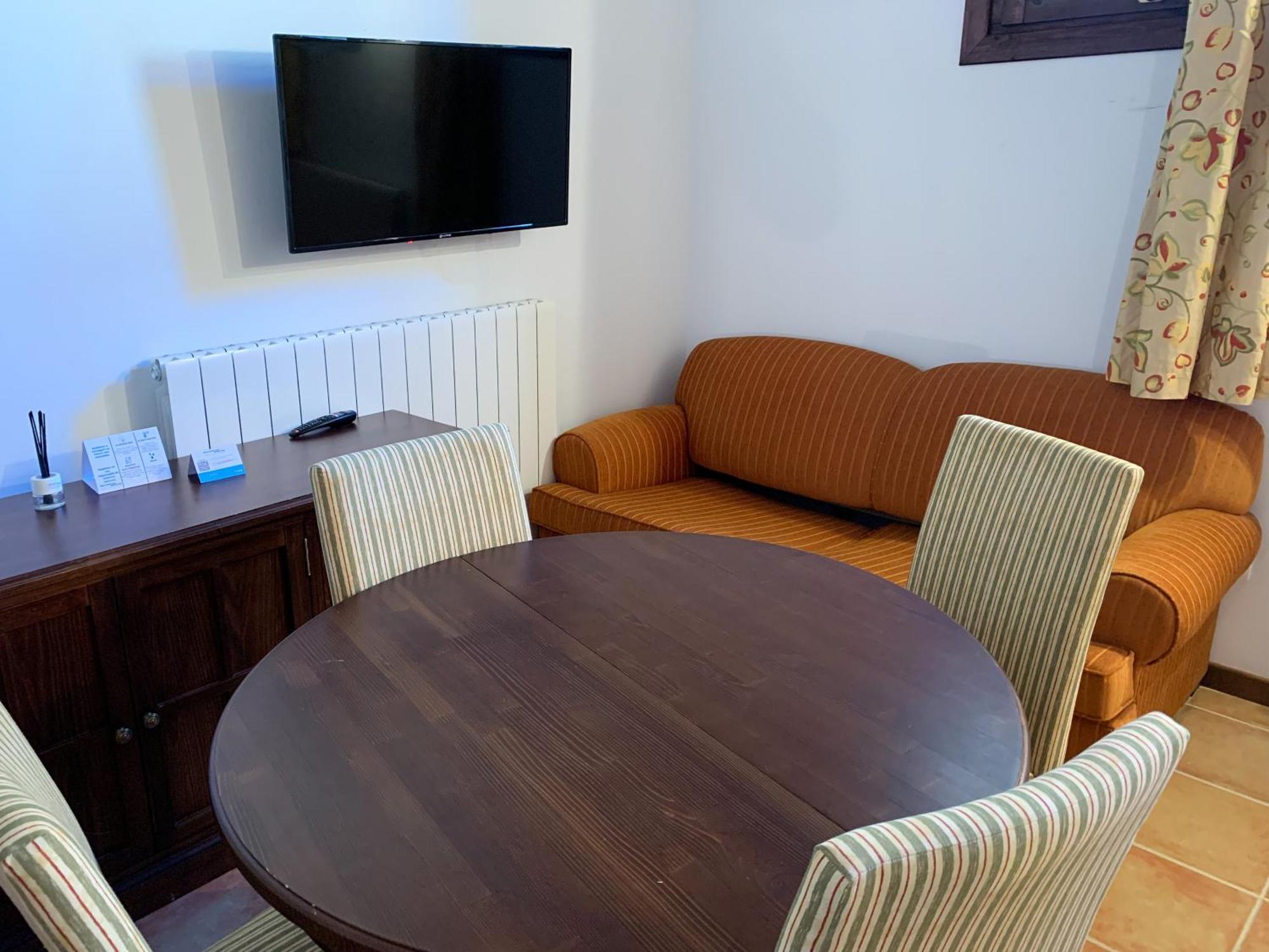 Apartamentos Jaca Badaguas 3000 エクステリア 写真