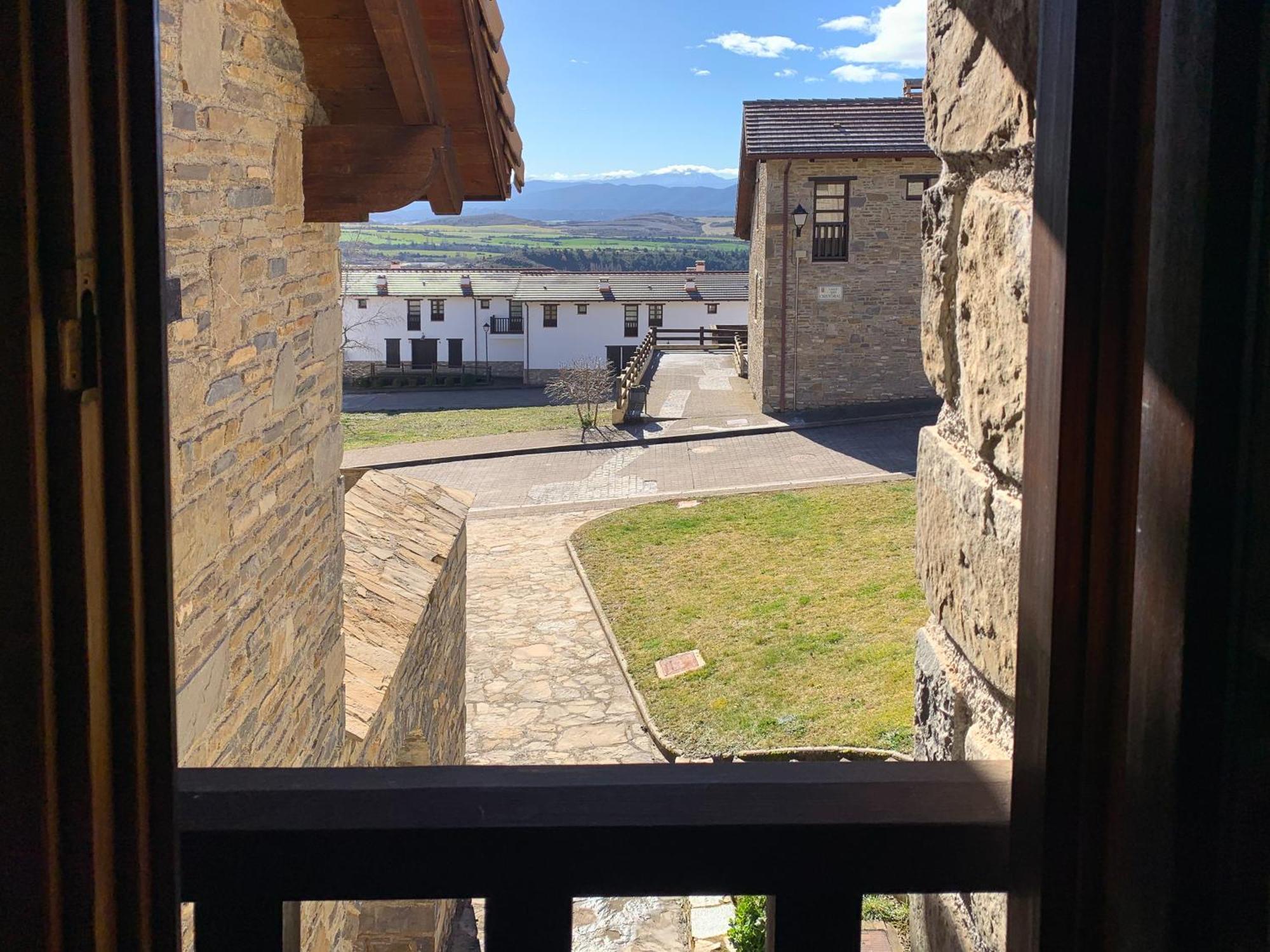 Apartamentos Jaca Badaguas 3000 エクステリア 写真